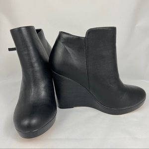 Torrid 11W Black‎ Side Zip Wedge Booties NWT